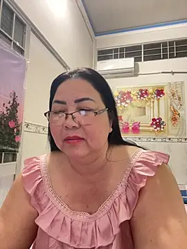 Snapshot of NDith chatting on 04/13/26, 10:37 NDith online show from 04/13/26, 10:37