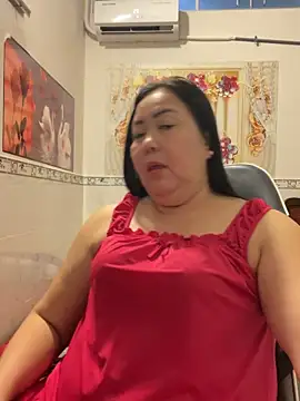Snapshot of NDith chatting on 05/14/26, 12:01 NDith online show from 05/14/26, 12:01