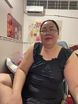 Snapshot of NDith chatting on 05/26/26, 01:51 NDith online show from 05/26/26, 01:51
