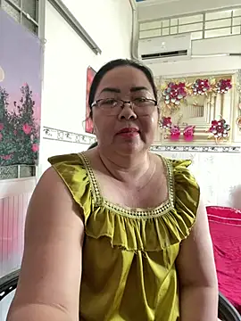Snapshot of NDith chatting on 06/12/26, 03:16 NDith online show from 06/12/26, 03:16