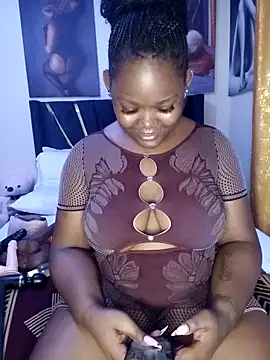 Snapshot of Cherriikenzie chatting on 10/15/25, 06:52 Cherriikenzie online show from 10/15/25, 06:52