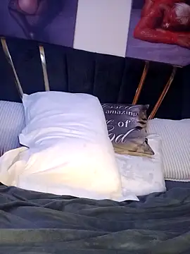 Snapshot of Cherriikenzie chatting on 10/24/25, 08:16 Cherriikenzie online show from 10/24/25, 08:16