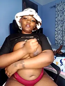 Snapshot of Cherriikenzie chatting on 10/31/25, 07:37 Cherriikenzie online show from 10/31/25, 07:37