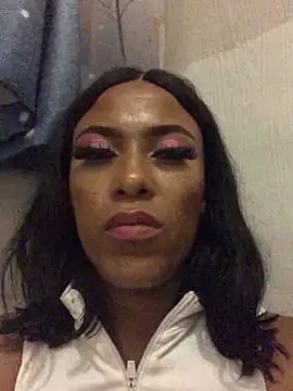 Snapshot of Kylie_Hairy_Bbc chatting on 11/09/25, 01:04 Kylie Hairy Bbc online show from 11/09/25, 01:04