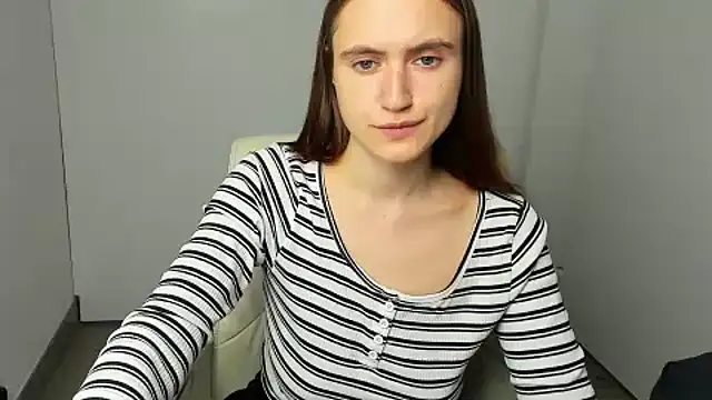 Snapshot of Gabriellagirl chatting on 11/19/25, 12:38 Gabriellagirl online show from 11/19/25, 12:38