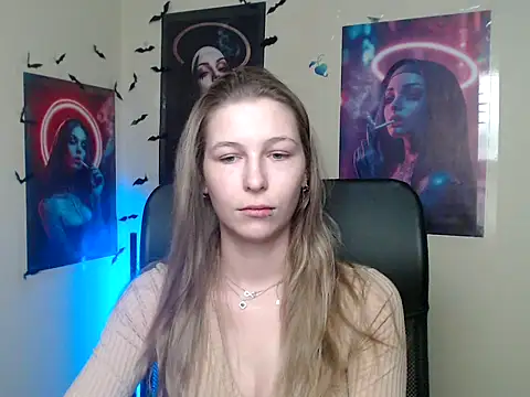 Snapshot of StrangerGi chatting on 05/17/26, 06:11 StrangerGi online show from 05/17/26, 06:11