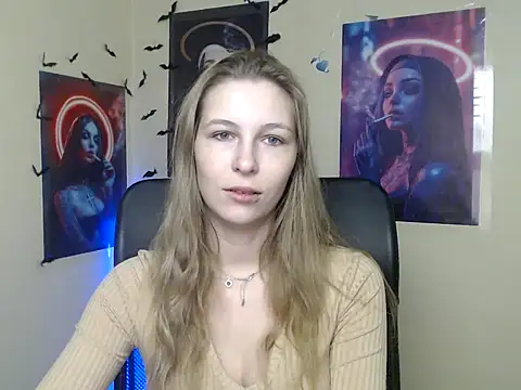 Snapshot of StrangerGi chatting on 05/26/26, 05:58 StrangerGi online show from 05/26/26, 05:58