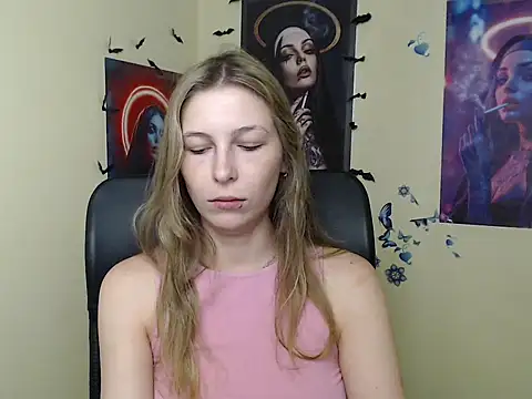 StrangerGi online show from 06/26/26, 06:18