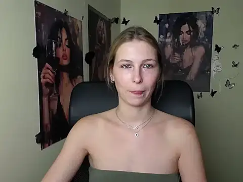 StrangerGi online show from 07/17/26, 11:39
