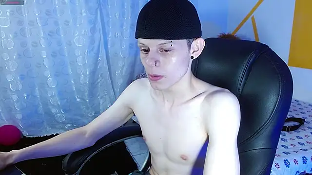 Snapshot of Matthew_Boy_ chatting on 12/14/24, 08:13 Matthew Boy  online show from 12/14/24, 08:13