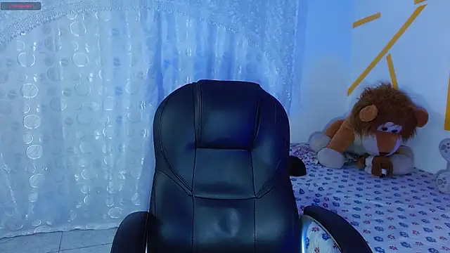 Snapshot of Matthew_Boy_ chatting on 12/30/24, 04:42 Matthew Boy  online show from 12/30/24, 04:42