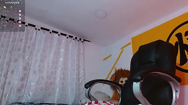 Snapshot of Matthew_Boy_ chatting on 02/05/25, 08:43 Matthew Boy  online show from 02/05/25, 08:43