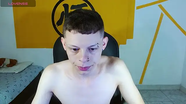 Snapshot of Matthew_Boy_ chatting on 02/14/25, 06:12 Matthew Boy  online show from 02/14/25, 06:12