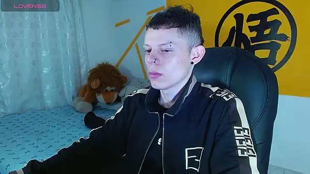 Snapshot of Matthew_Boy_ chatting on 02/17/25, 01:32 Matthew Boy  online show from 02/17/25, 01:32