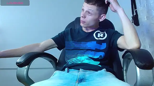 Snapshot of Matthew_Boy_ chatting on 02/20/25, 04:07 Matthew Boy  online show from 02/20/25, 04:07