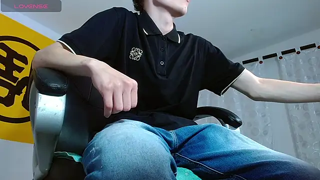 Snapshot of Matthew_Boy_ chatting on 02/23/25, 04:28 Matthew Boy  online show from 02/23/25, 04:28