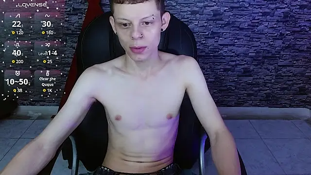 Snapshot of Matthew_Boy_ chatting on 03/08/25, 08:14 Matthew Boy  online show from 03/08/25, 08:14