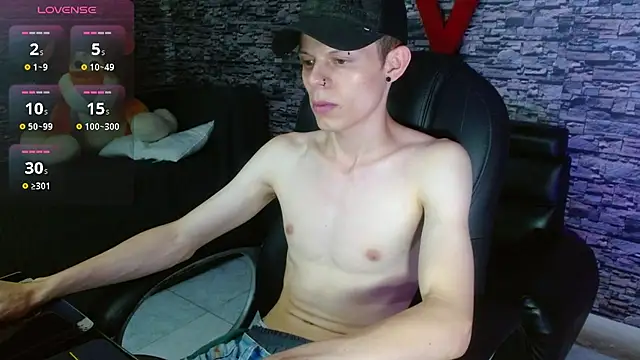 Snapshot of Matthew_Boy_ chatting on 03/11/25, 09:15 Matthew Boy  online show from 03/11/25, 09:15