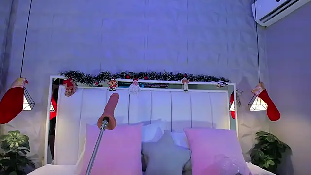 CailynBrowm online show from 12/11/24, 03:24