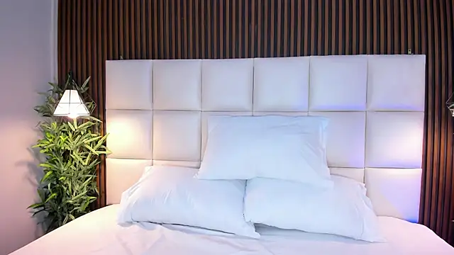 CailynBrowm online show from 11/19/25, 04:12