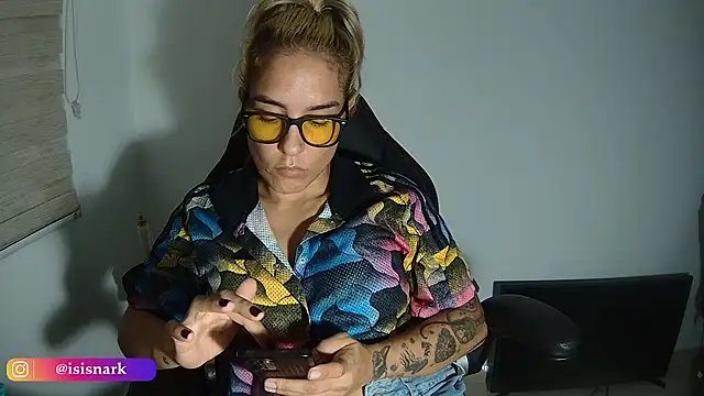 Isis69  online show from 11/05/25, 11:49