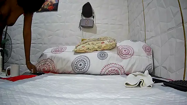 Snapshot of Mendoza_Amaranata chatting on 10/02/25, 04:19 Mendoza Amaranata online show from 10/02/25, 04:19