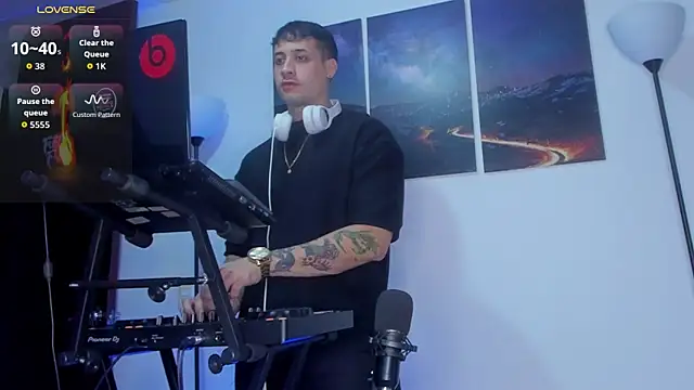 Snapshot of matt_saill chatting on 11/18/25, 01:22 matt saill online show from 11/18/25, 01:22