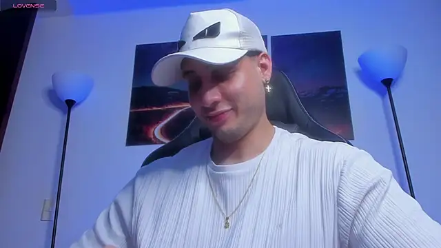 Snapshot of matt_saill chatting on 12/16/25, 01:21 matt saill online show from 12/16/25, 01:21