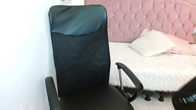 shaneelle online show from 12/28/24, 10:58