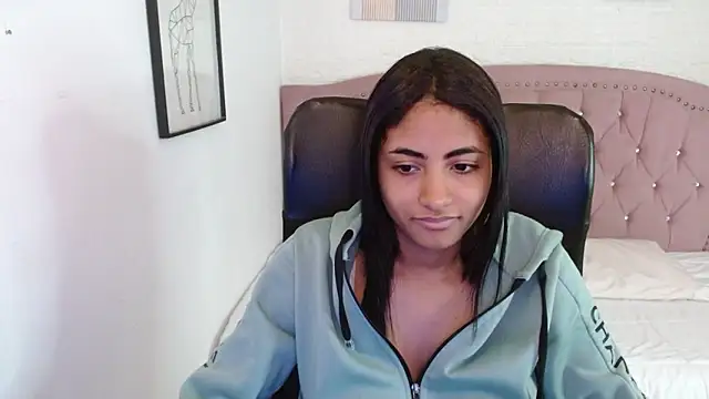 shaneelle online show from 11/05/25, 03:06