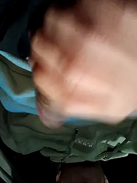 Snapshot of Alfrendino44 chatting on 11/27/25, 04:03 Alfrendino44 online show from 11/27/25, 04:03