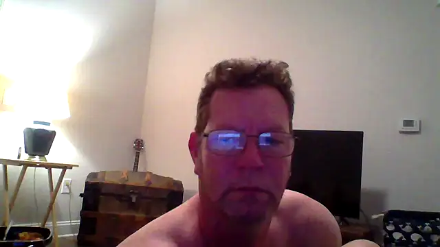 Snapshot of Goldenbear3111 chatting on 04/14/26, 03:56 Goldenbear3111 online show from 04/14/26, 03:56