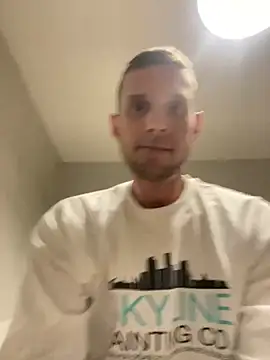 Camcam21 online show from 03/08/25, 06:32