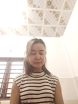 Snapshot of Sexy-ladyboobs20 chatting on 10/05/25, 01:15 Sexy-ladyboobs20 online show from 10/05/25, 01:15