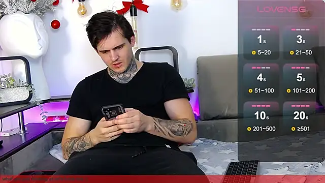 Snapshot of CarterCole chatting on 12/28/24, 01:49 CarterCole online show from 12/28/24, 01:49