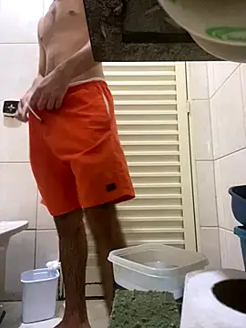 Snapshot of Maurob18 chatting on 09/19/25, 03:52 Maurob18 online show from 09/19/25, 03:52