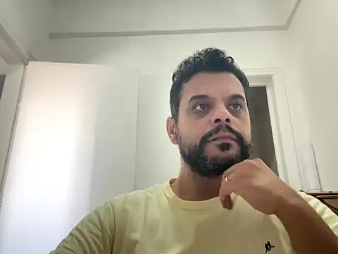 HornyBeachBoyBR online show from 05/11/26, 02:01