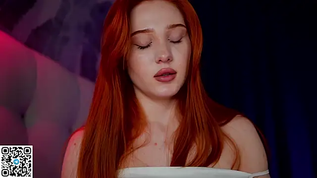 Snapshot of KleinGlif chatting on 01/10/25, 12:04 KleinGlif online show from 01/10/25, 12:04