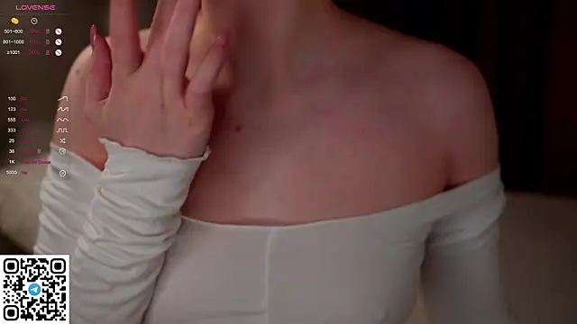 Snapshot of KleinGlif chatting on 02/17/25, 05:04 KleinGlif online show from 02/17/25, 05:04