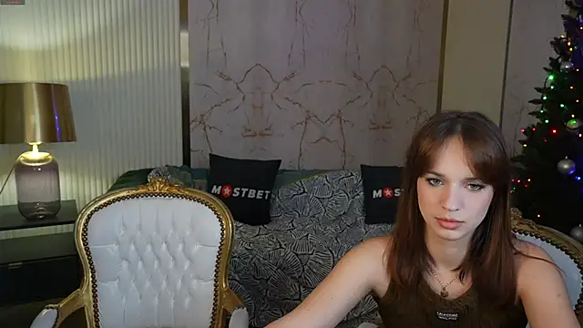 Snapshot of Brendi054 chatting on 12/15/24, 11:34 Brendi054 online show from 12/15/24, 11:34