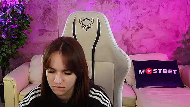 Snapshot of Brendi054 chatting on 01/11/25, 07:39 Brendi054 online show from 01/11/25, 07:39