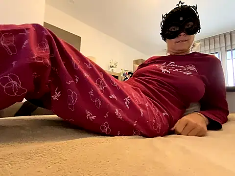 Marilou1983 online show from 10/02/25, 07:37