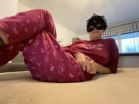 Marilou1983 online show from 10/16/25, 06:47