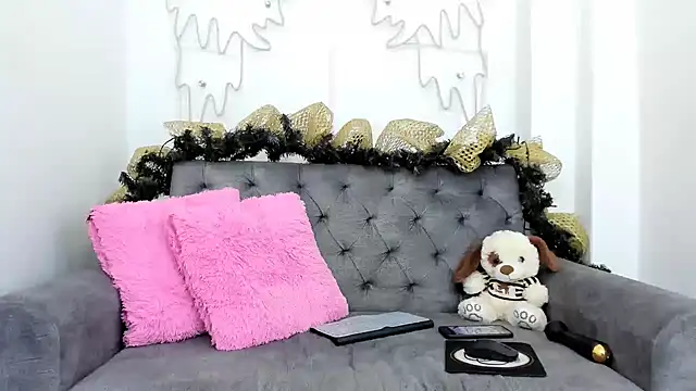amber martinez online show from 12/27/24, 12:23