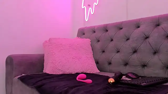 amber martinez online show from 01/31/25, 03:22