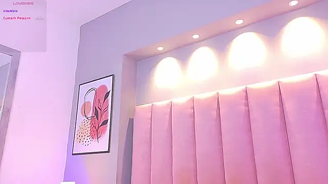 Snapshot of KeilyRoss chatting on 10/23/25, 08:07 KeilyRoss online show from 10/23/25, 08:07