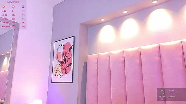 Snapshot of KeilyRoss chatting on 10/25/25, 08:36 KeilyRoss online show from 10/25/25, 08:36