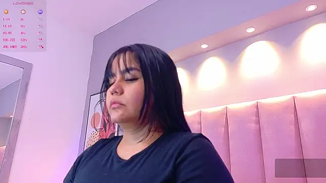 KeilyRoss online show from 12/17/25, 08:48