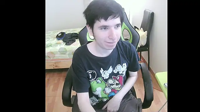 Snapshot of Twink_martinboy chatting on 01/18/25, 05:04 Twink martinboy online show from 01/18/25, 05:04