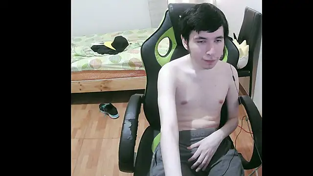 Snapshot of Twink_martinboy chatting on 02/03/25, 10:32 Twink martinboy online show from 02/03/25, 10:32